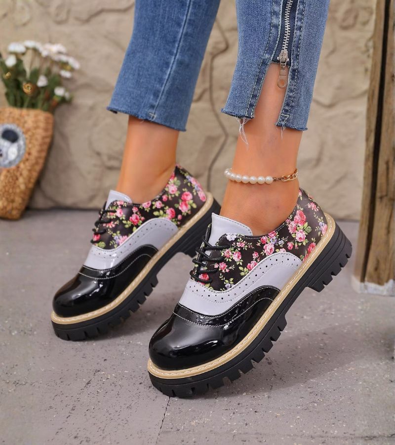 Rosette oxfords sole and floral detail