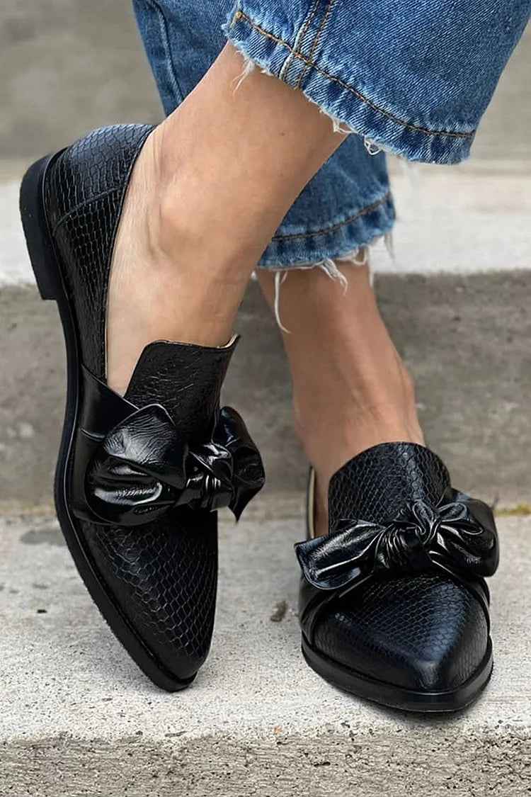 Laura | Black Loafers with Glossy Bow