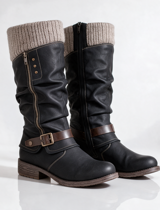 Greta boots in black