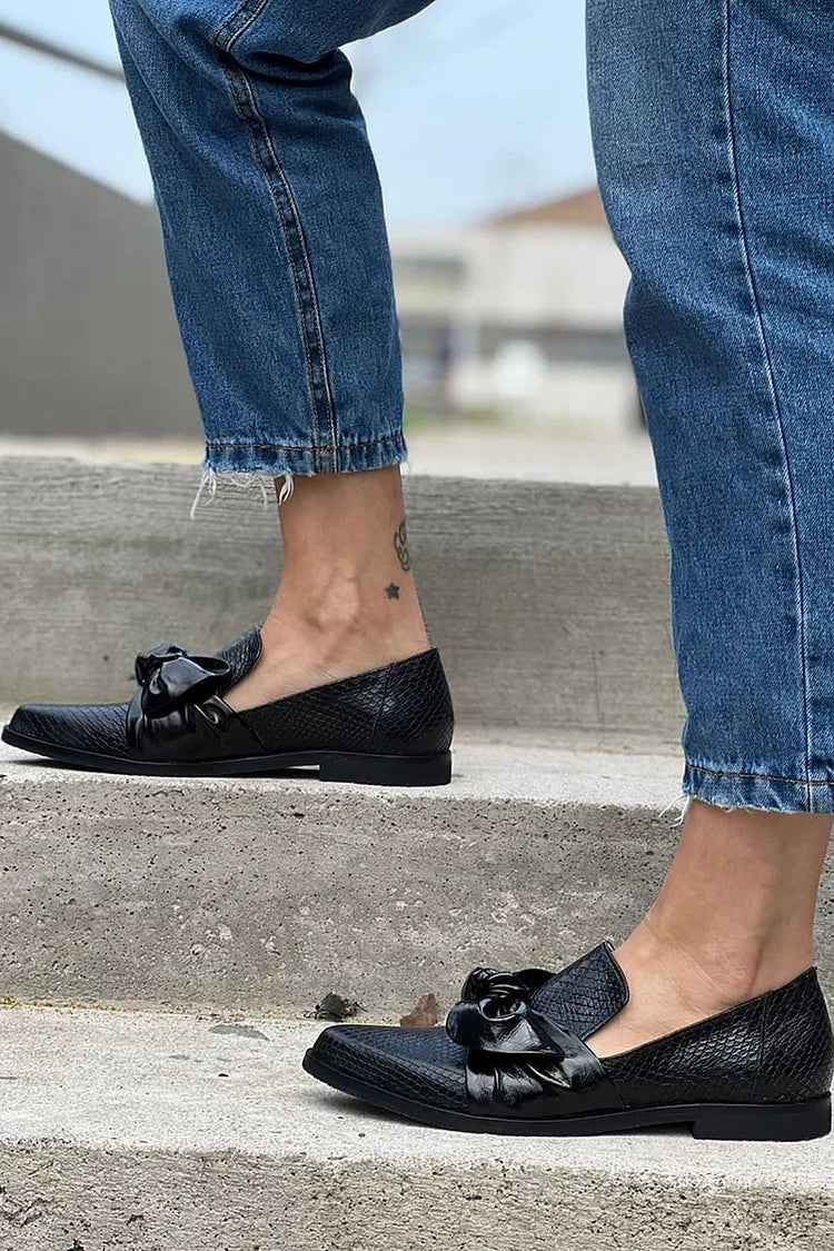 Laura | Black Loafers with Glossy Bow