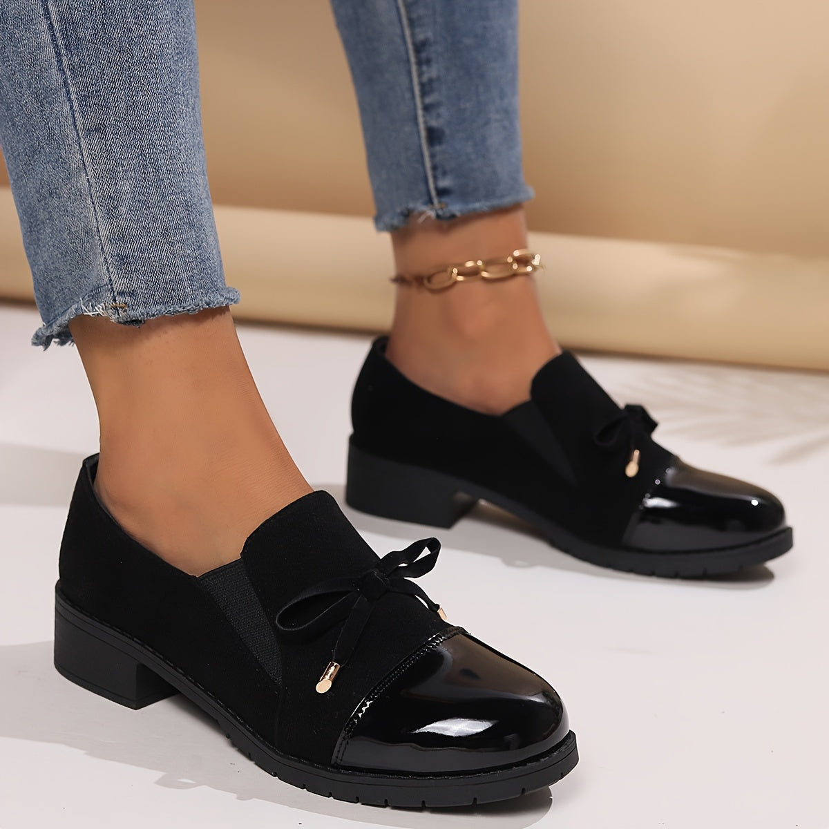 Hollis | Glossy Toe Bow Loafers