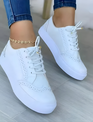 Emma trendy orthopedic sneakers in white