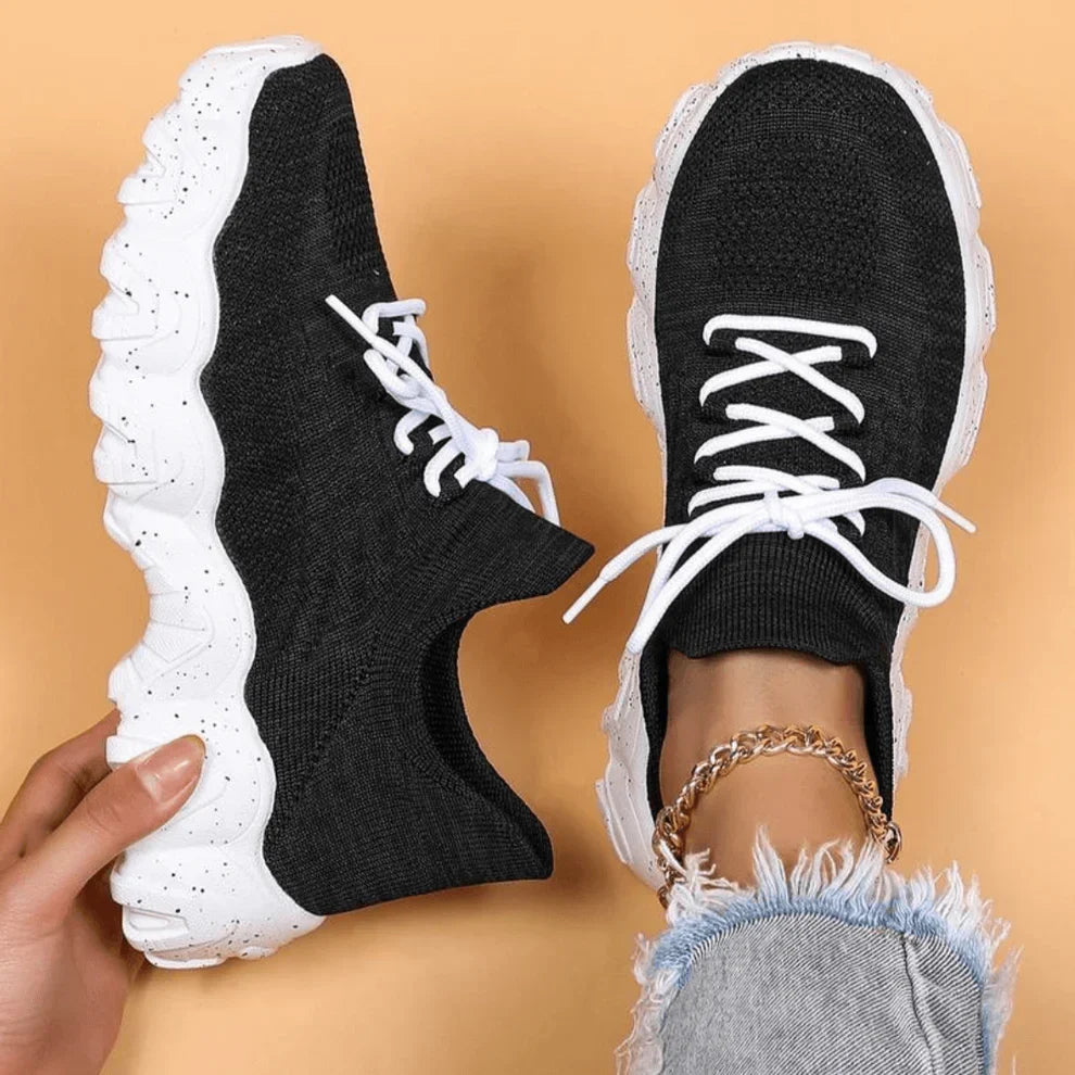Kaiya orthopedic sneakers in black white