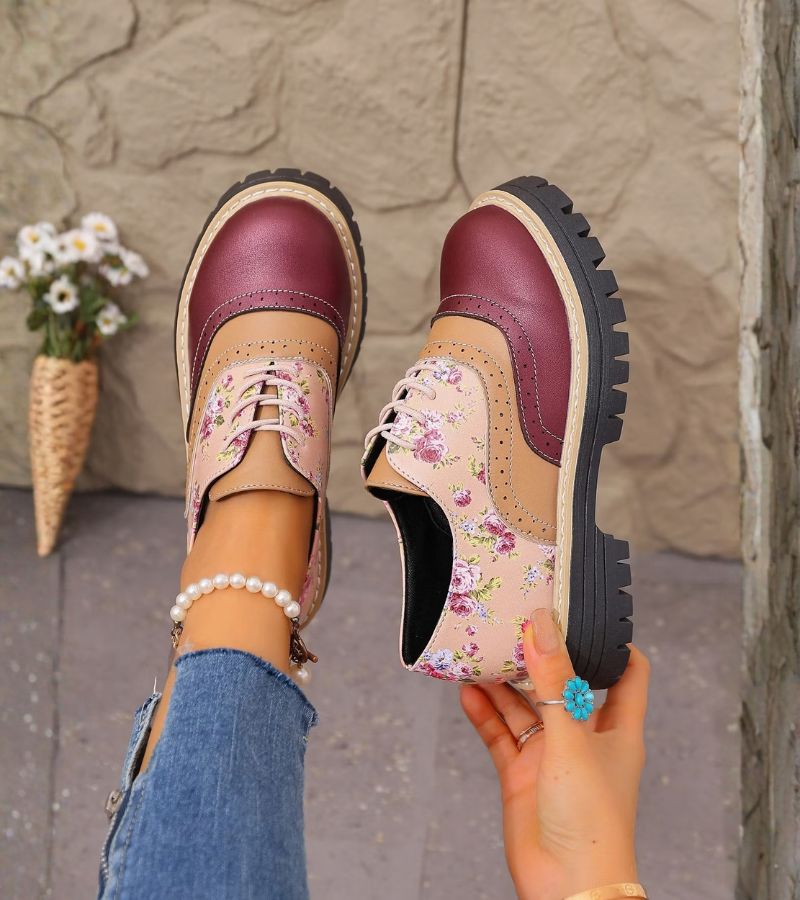 Rosette oxfords in black side view