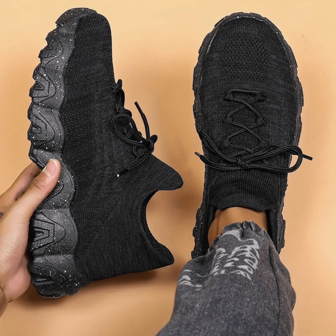 Kaiya orthopedic sneakers in black