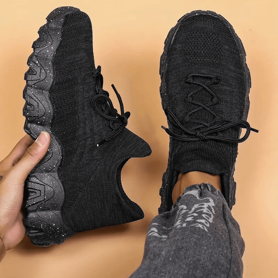 Kaiya orthopedic sneakers in black