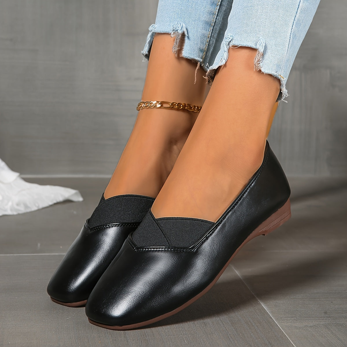 Dulcie | Cross-Strap Square-Toe Flats
