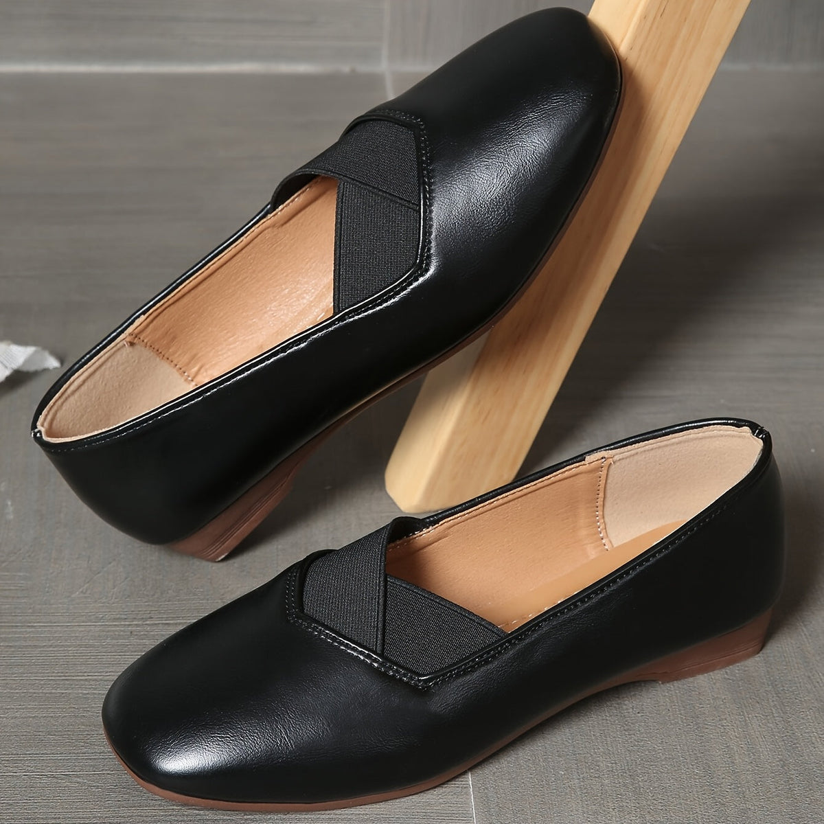 Dulcie | Cross-Strap Square-Toe Flats