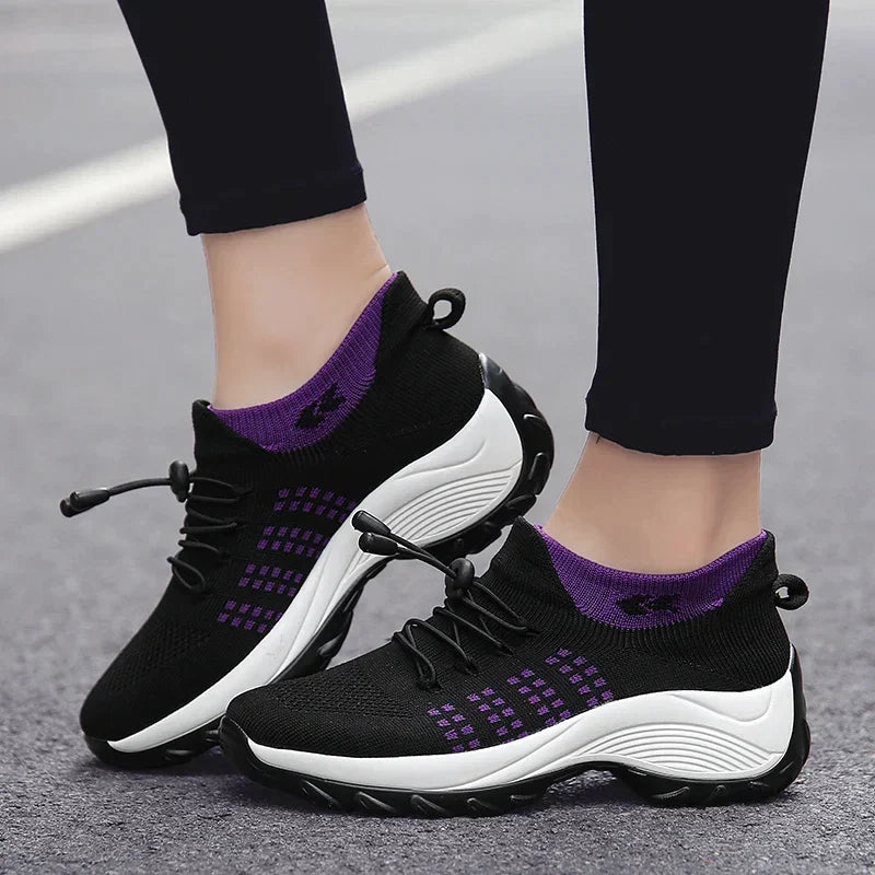 Emily orthopedic sneakers with stretchable cushion in black purple