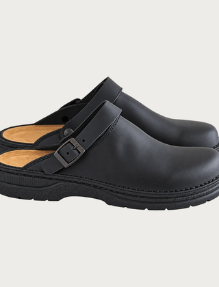 Annelies Comfortable Slip-On Clogs in black