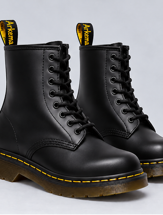 Charlotte | Elegant Lace-Up Boots in Black