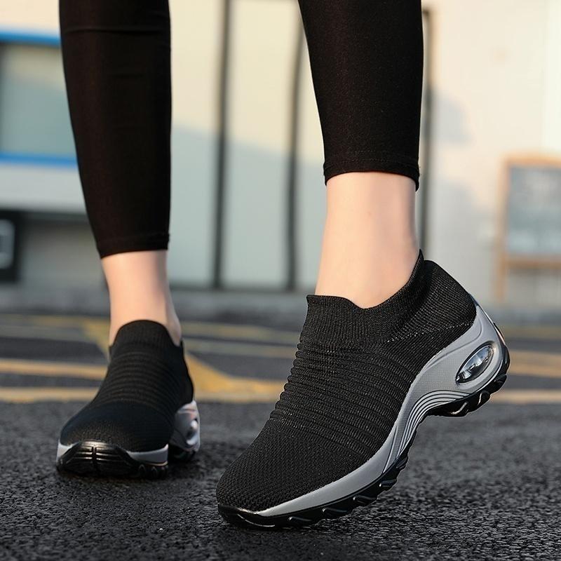 Juliet arch support sneakers in black