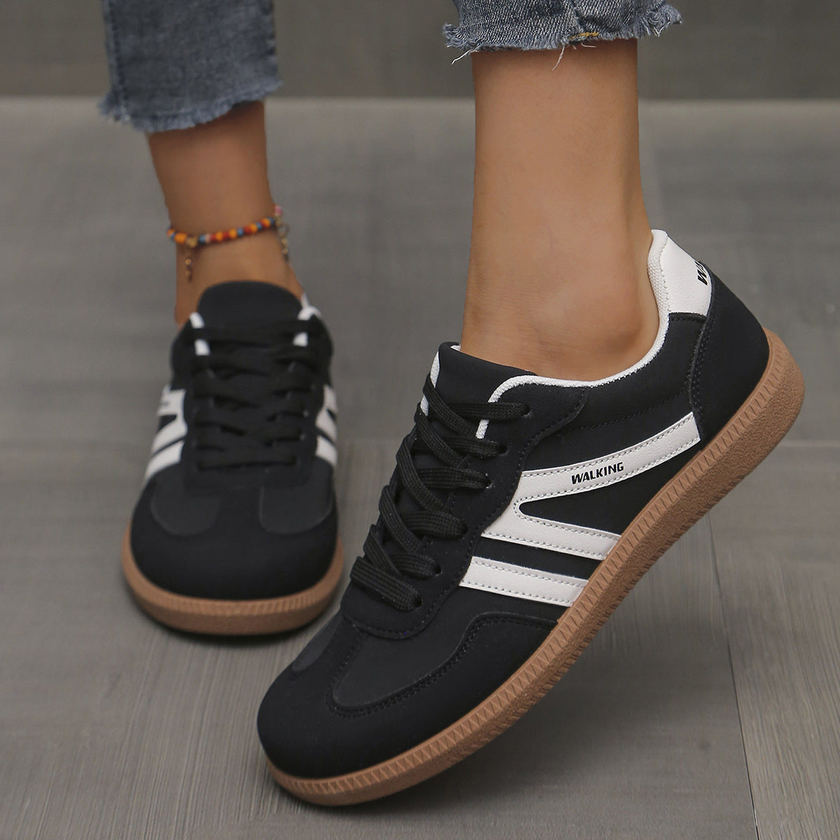 Remi orthopedic trainers in black