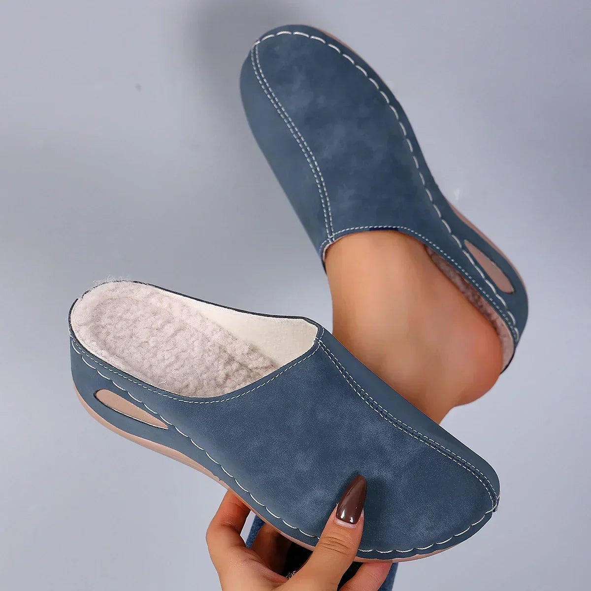 Freya slippers in Blue