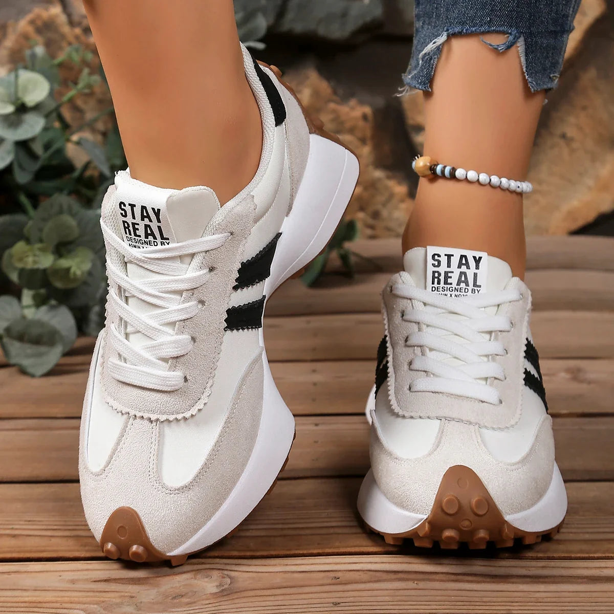 Elodie two-tone lace-up shoes in white