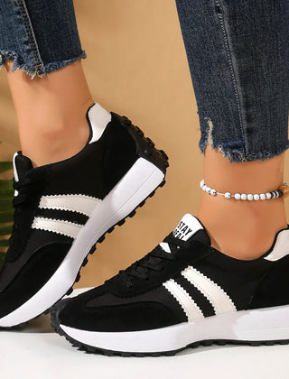 Elodie two-tone lace-up shoes in black