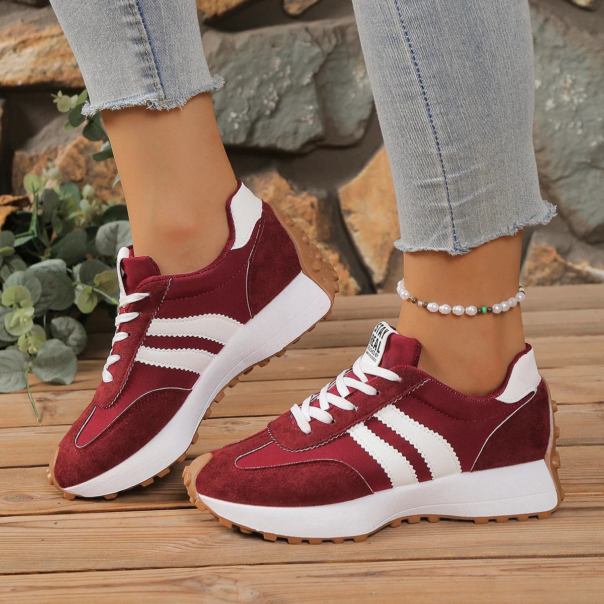 Elodie two-tone lace-up shoes in red