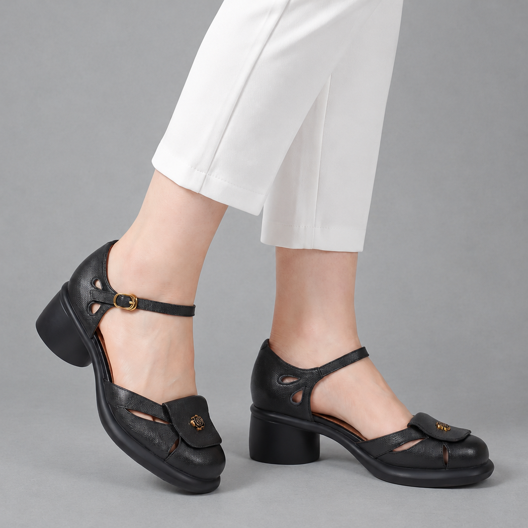 Claire shoes in black