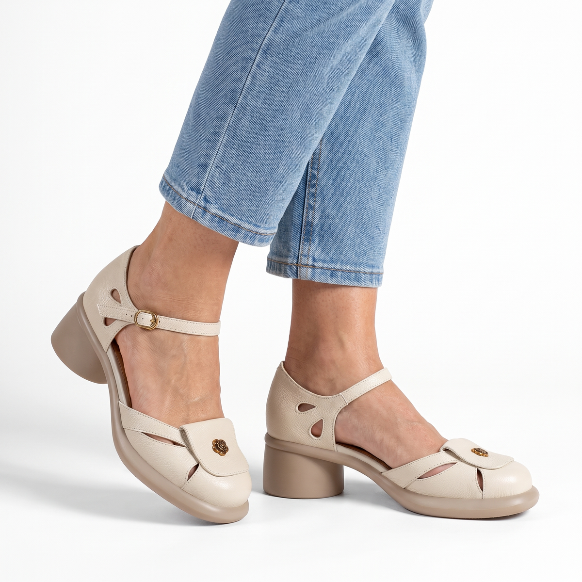 Claire shoes in beige