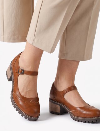 Isabelle shoes in brown