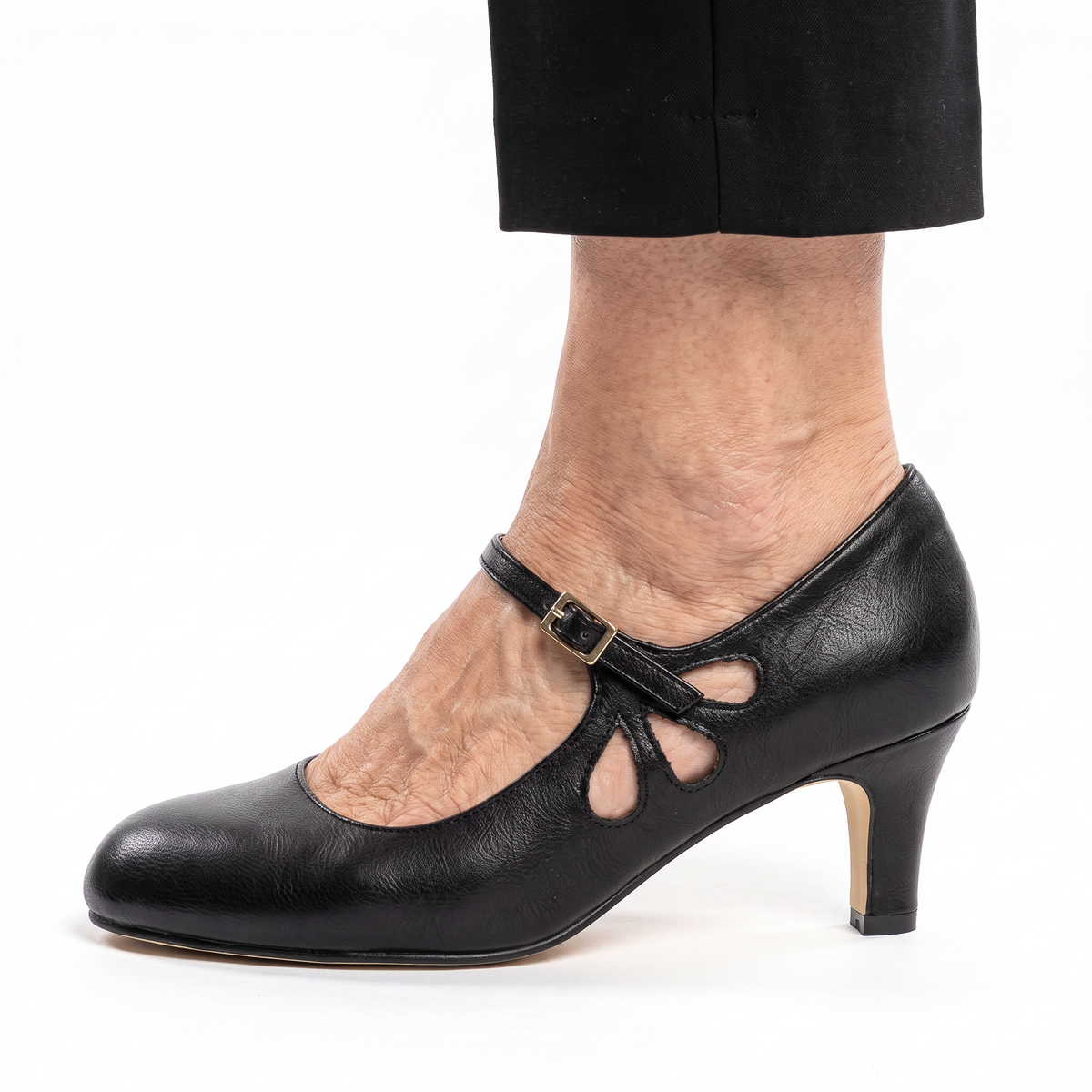 Simone closed toe pumps side view