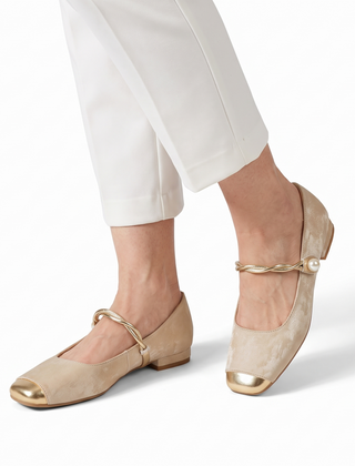 Leonie shoes in apricot