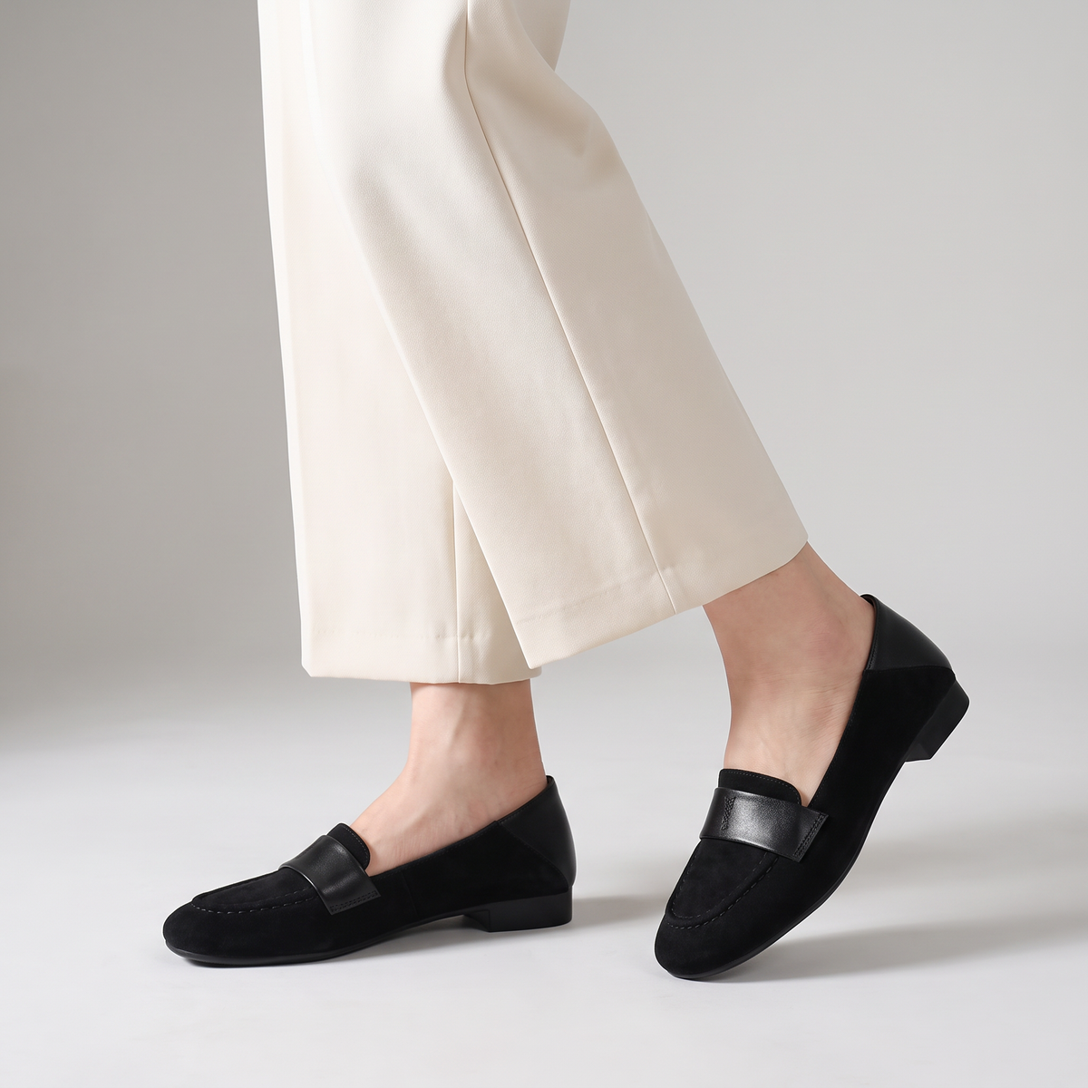 Elra loafers with wide strap and front stitching worn