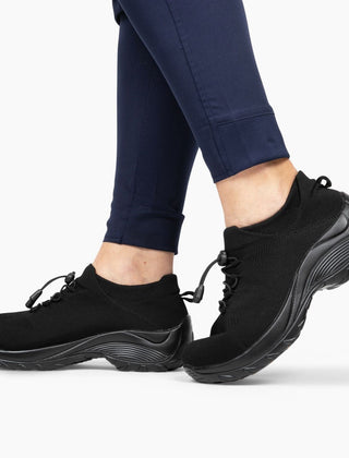 Emily orthopedic sneakers with stretchable cushion in midnight black